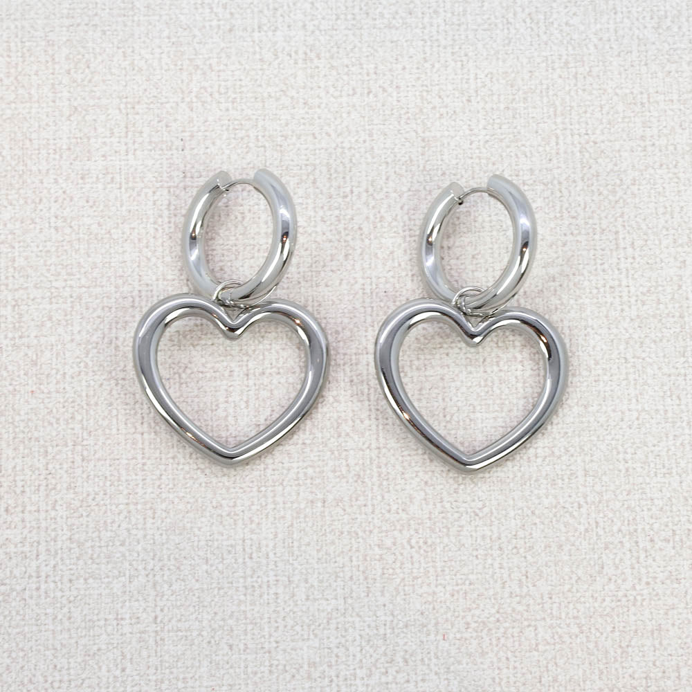 Erza Heart Earrings