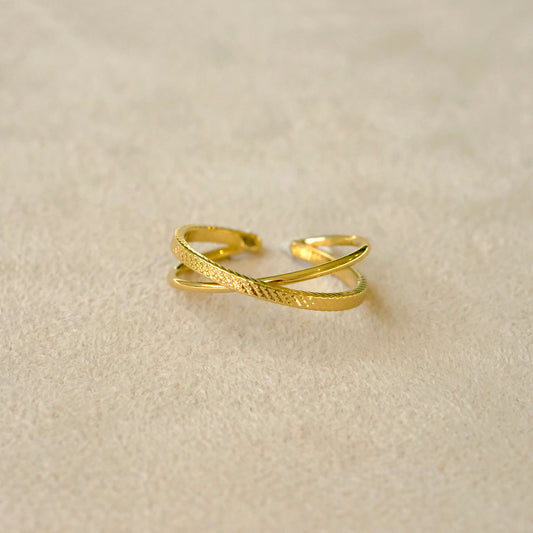 Nest Double Cross Ring