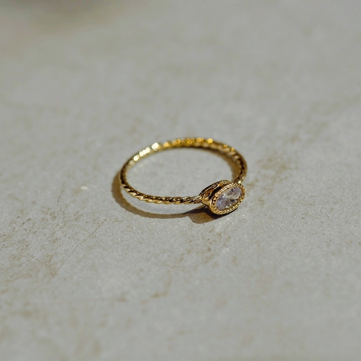 Lady Oval Ring
