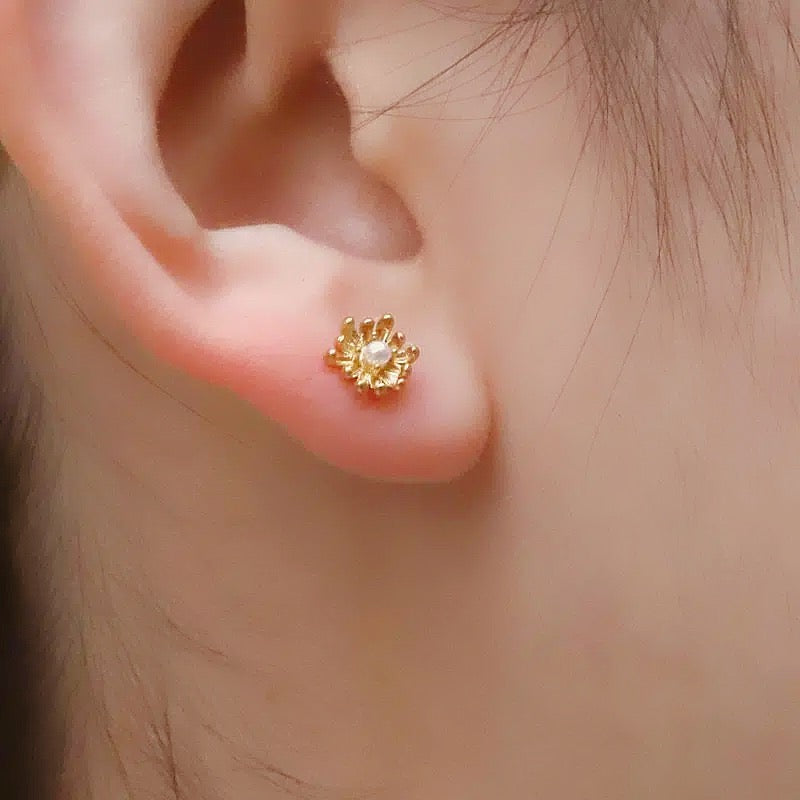 Domitia Flower Earrings