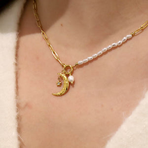 Evad moon necklace