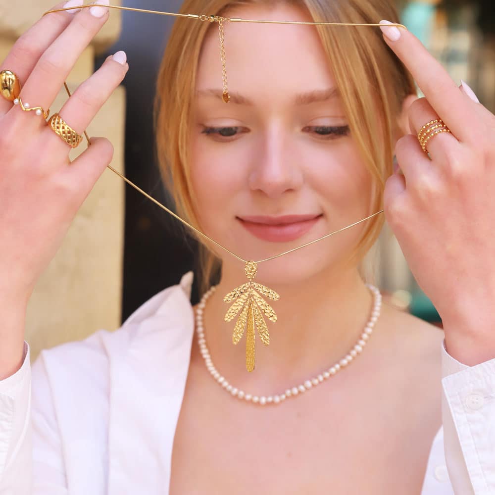 Ovata big Leave Long Necklace