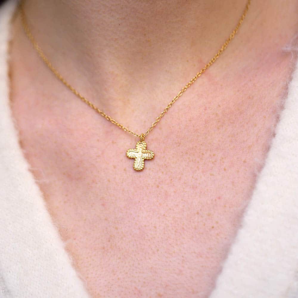 Cruz Cross Necklace