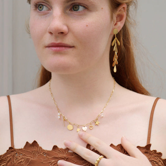 Mother-of-pearl 8 charms necklace
