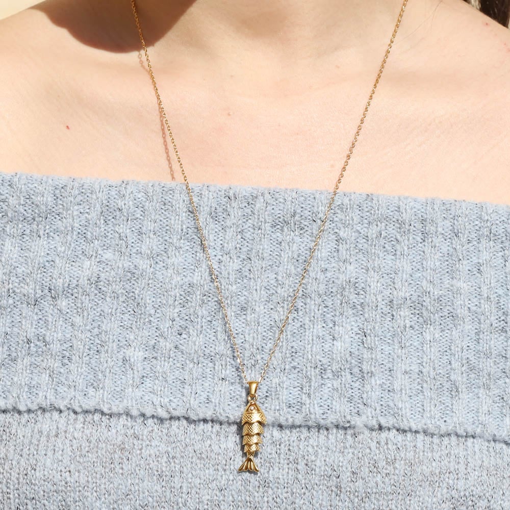 Pirelle Movable Tail Fish Long Necklace