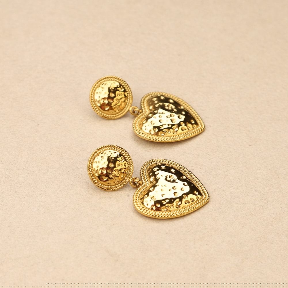 Elivra XXL hammered Heart Earrings