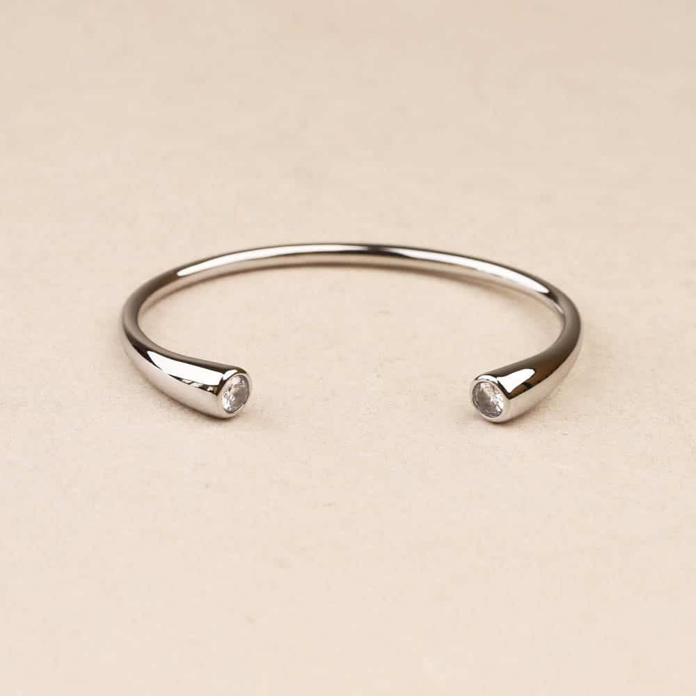 Claria Bangle