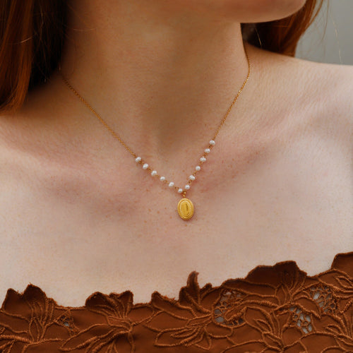 Chapelet pearls necklace