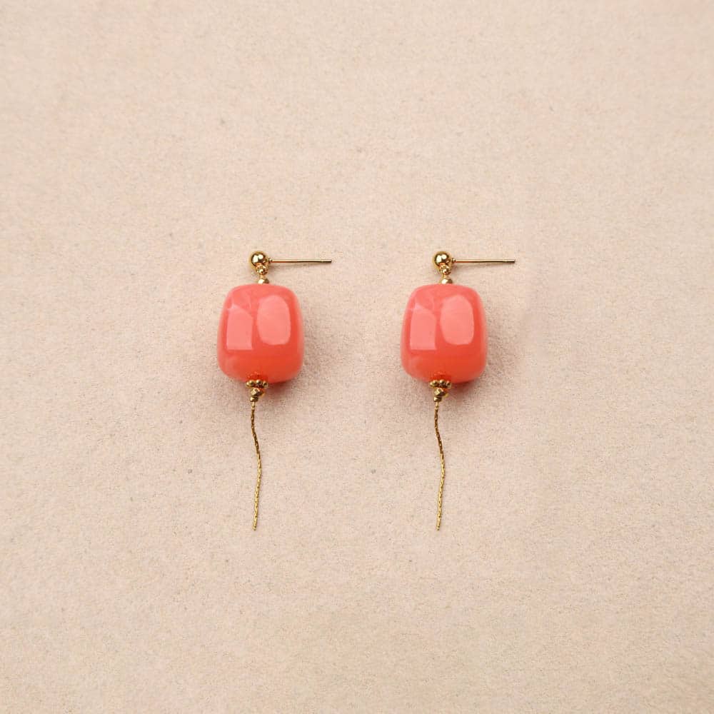 Aveliane Cube Resin Earrings