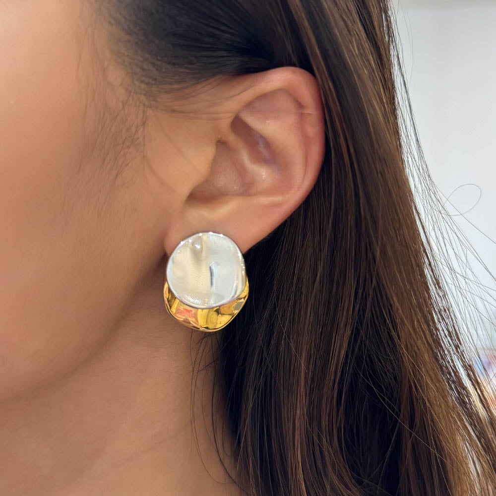 Almee 2-part hammered motif Earrings Les Cleias