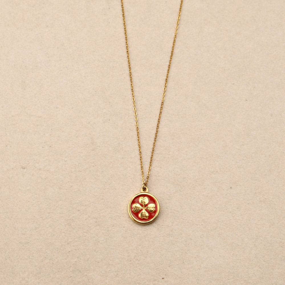 Cleophée Clover Round Pendant Necklace Red