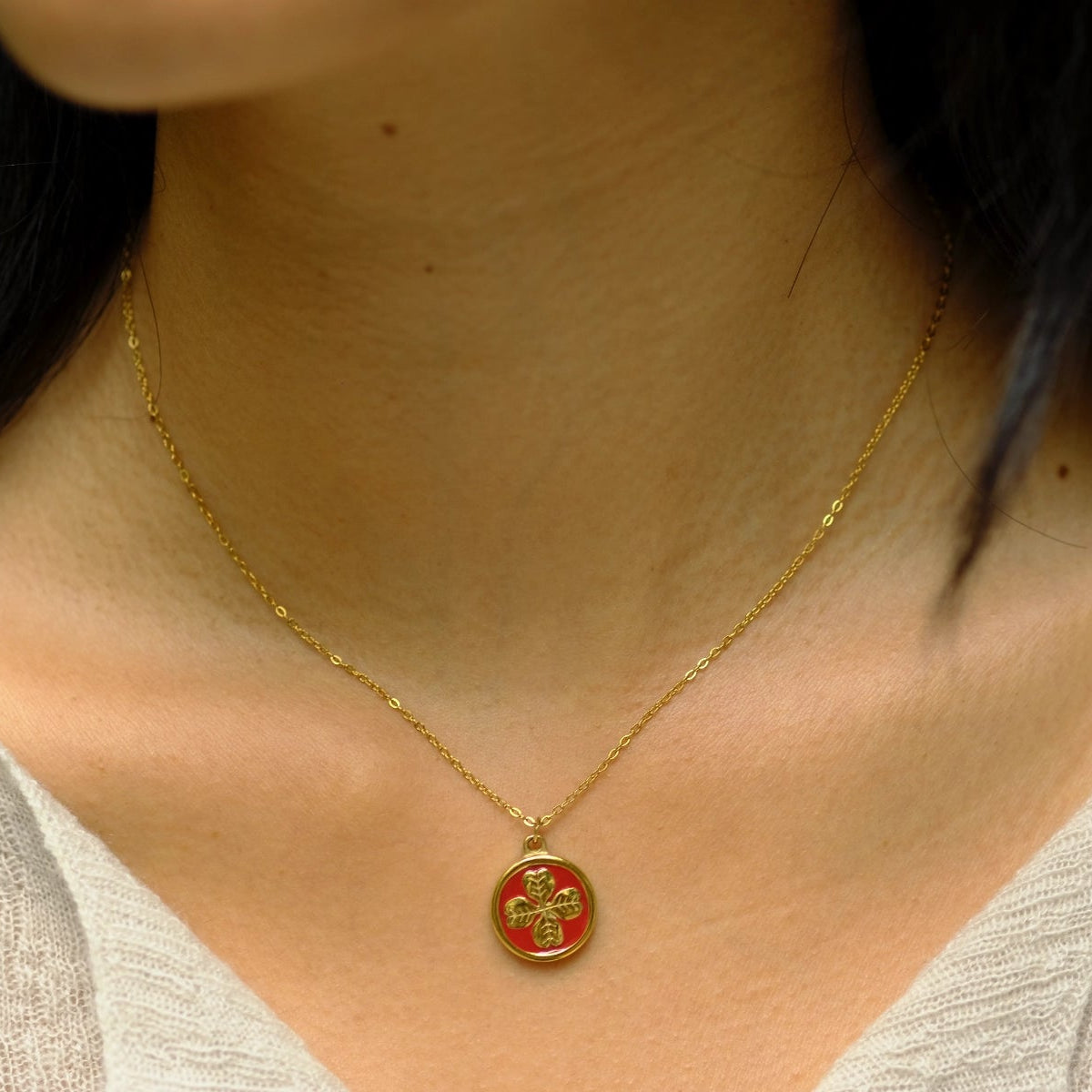 Cleophée Clover Round Pendant Necklace