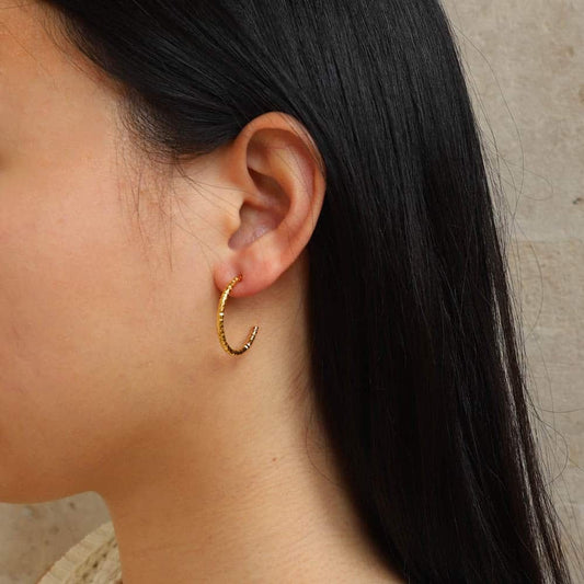 Emorine Textured Thin Hoop Earrings