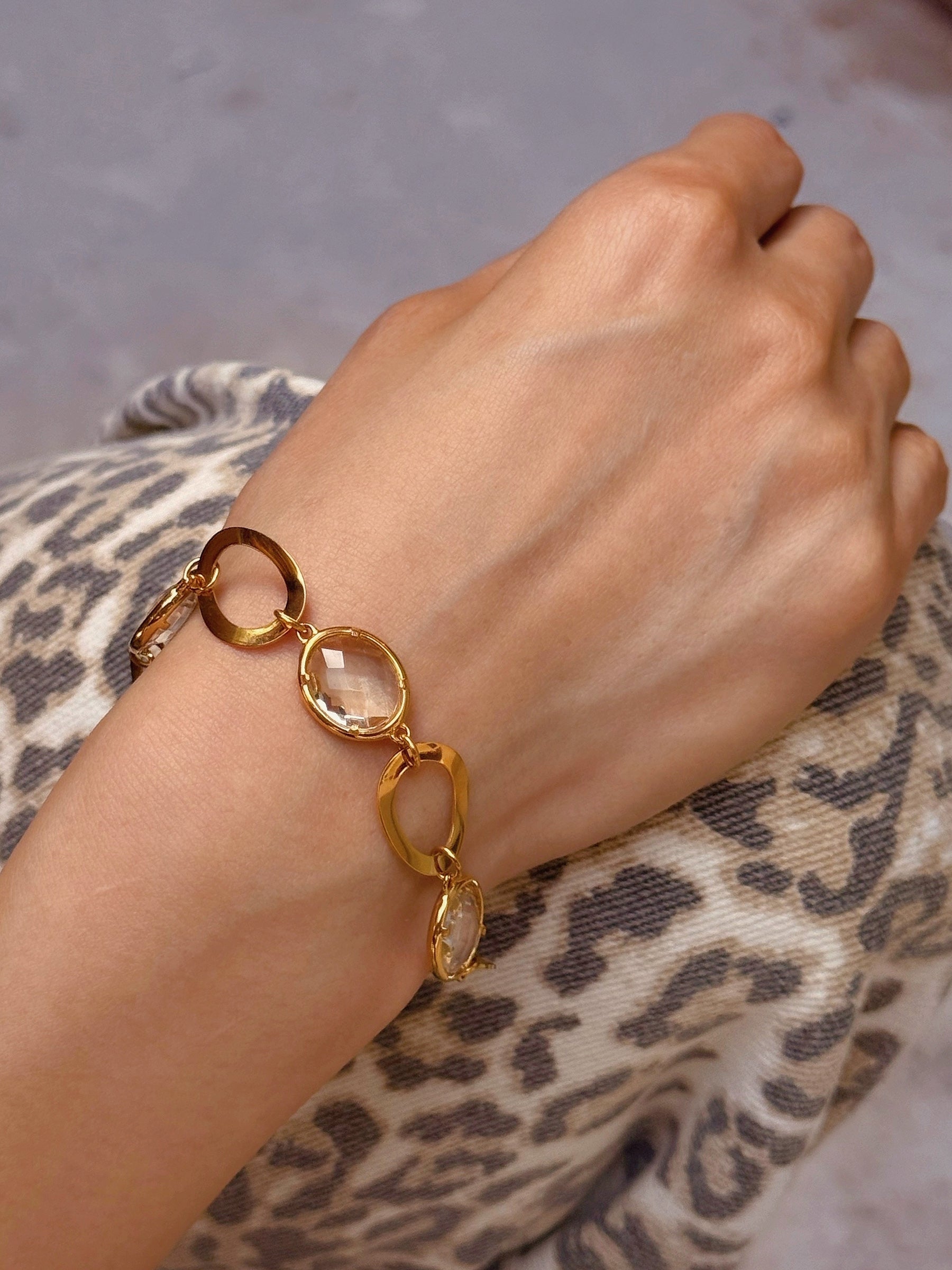Kallia Oval Crystals Link Bracelet