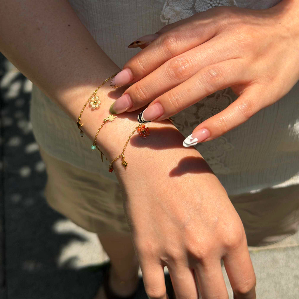 Orana Flower Beads Chain Bracelet