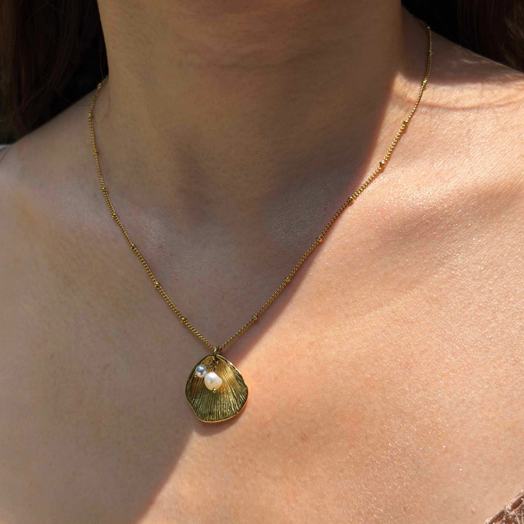 Noema shell & pearls Necklace