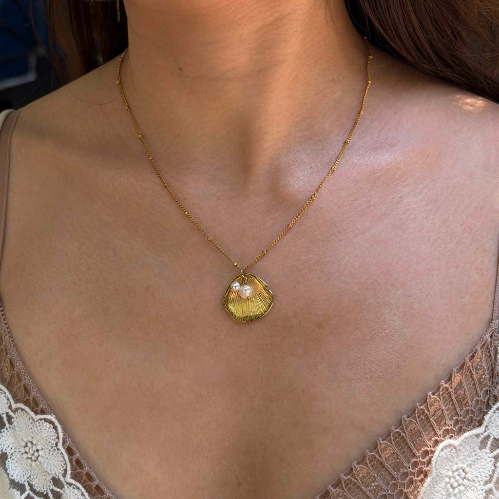Noema shell & pearls Necklace
