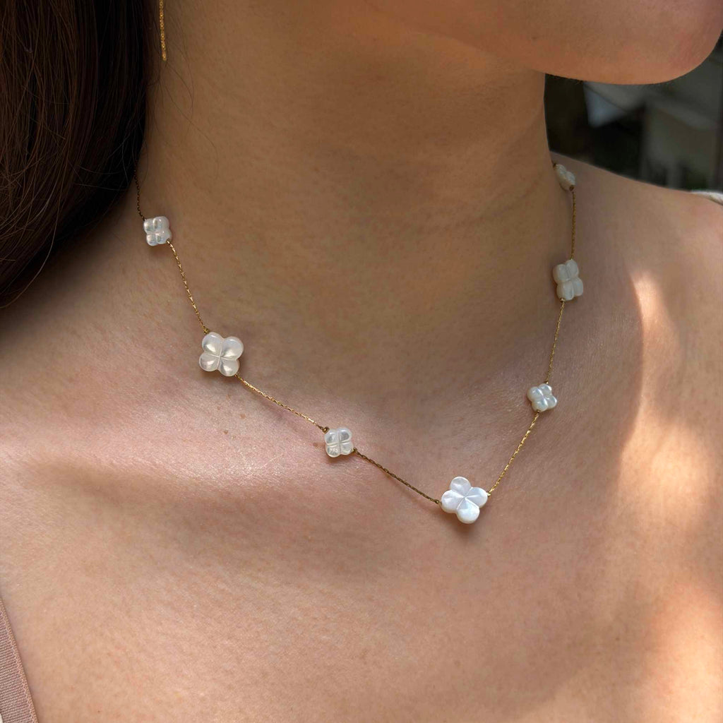 Lumine Mother-Of-Pearl Clovers Necklace