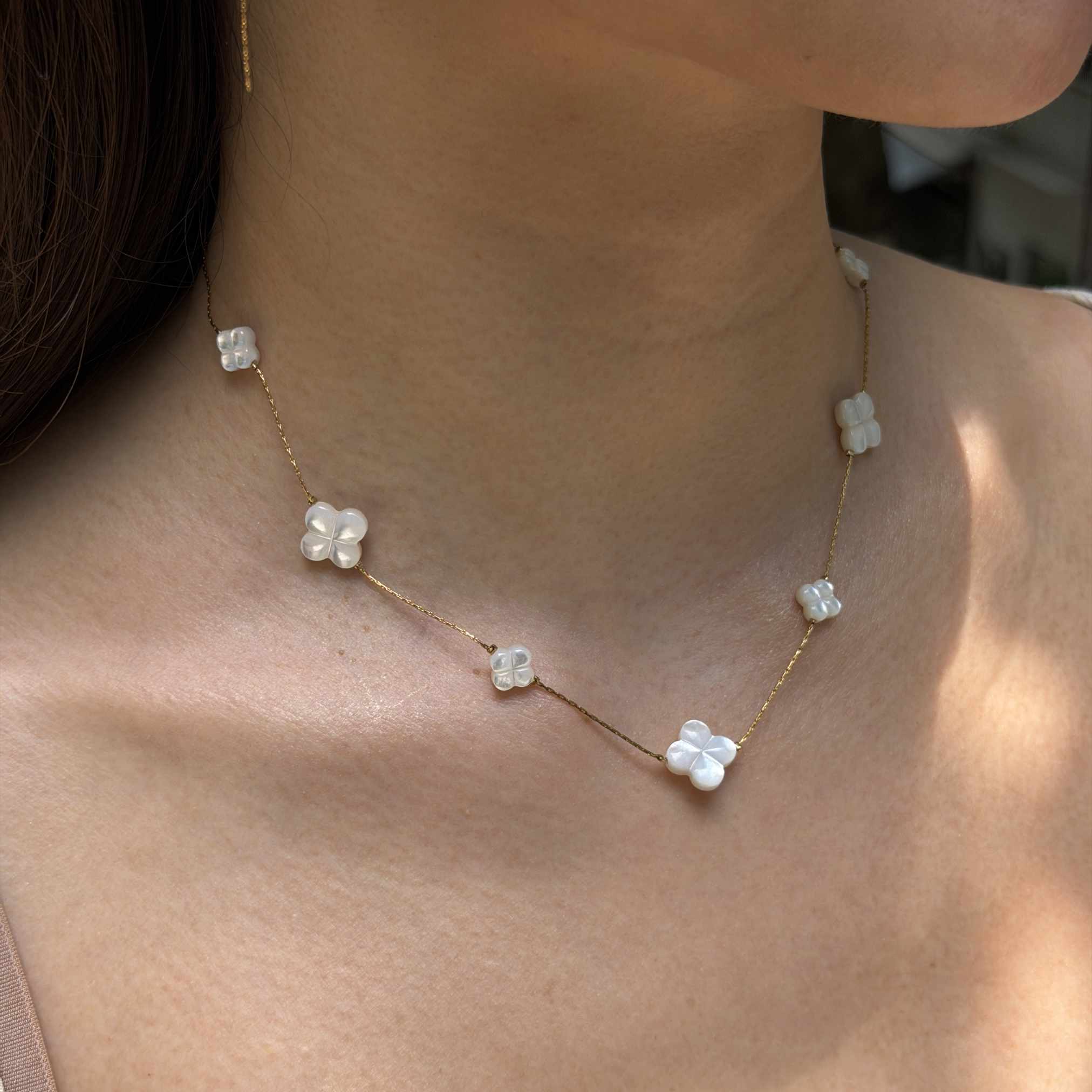 Lumine Mother-Of-Pearl Clovers Necklace
