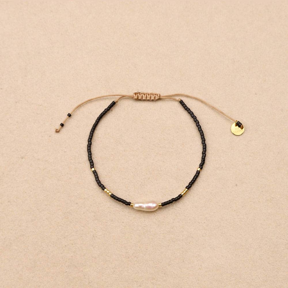 Karuna Pearl Sliding knot Black Bracelet