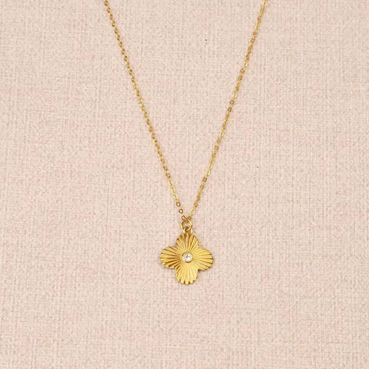 Manava clover necklace