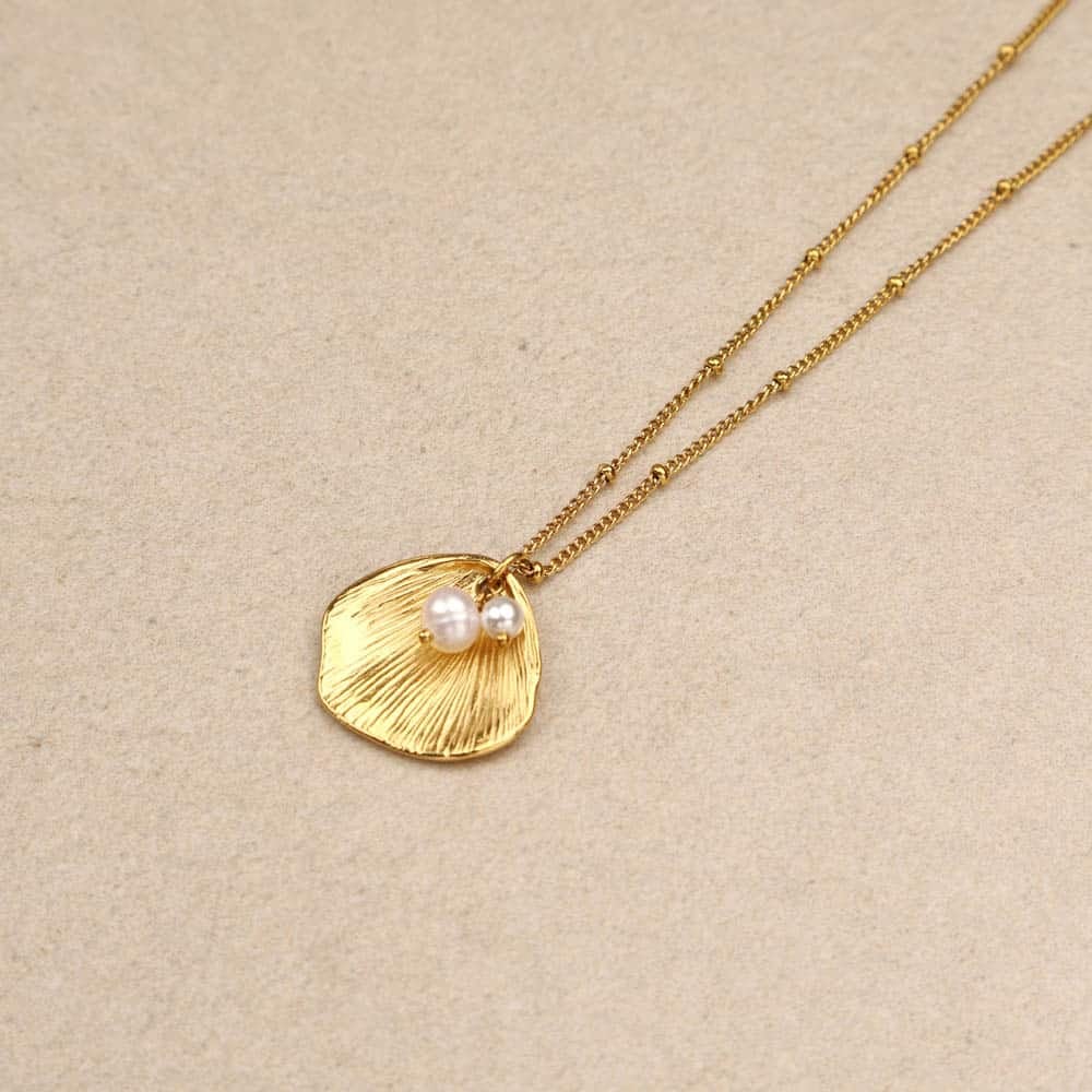 Noema shell & pearls Necklace
