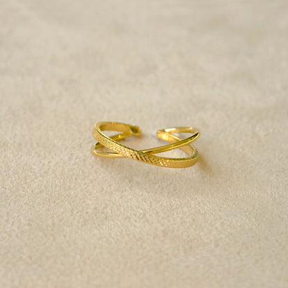 Nest Double Cross Ring