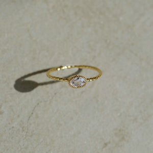 Lady Oval Ring