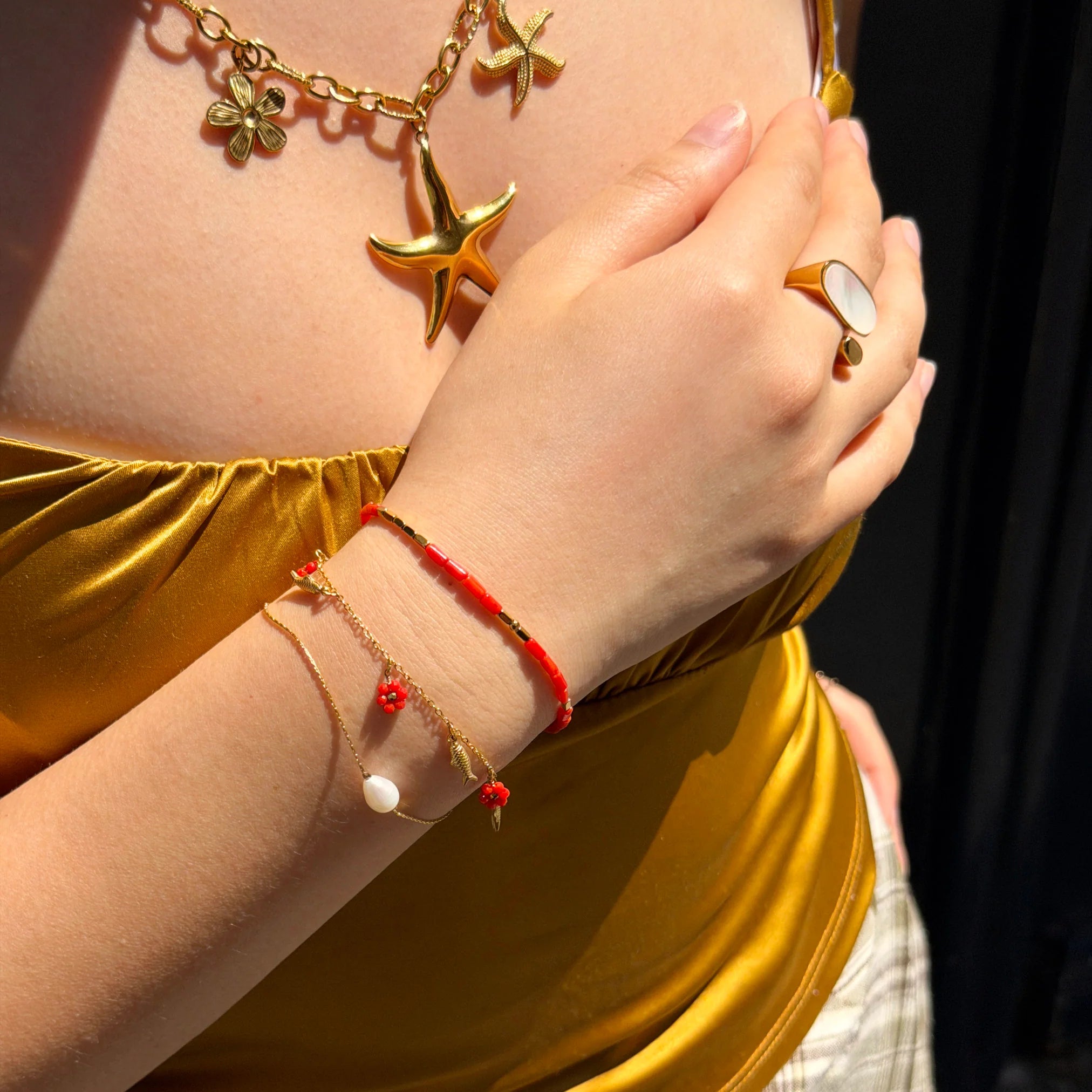 Les Cleias Coral Red bracelet