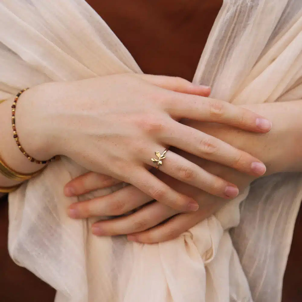 Les Cleias Viviane Gold Ribbon Ring