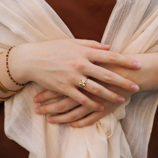 Les Cleias Viviane Gold Ribbon Ring