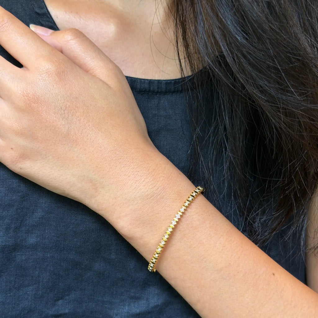 Lyriel Snap Bangle