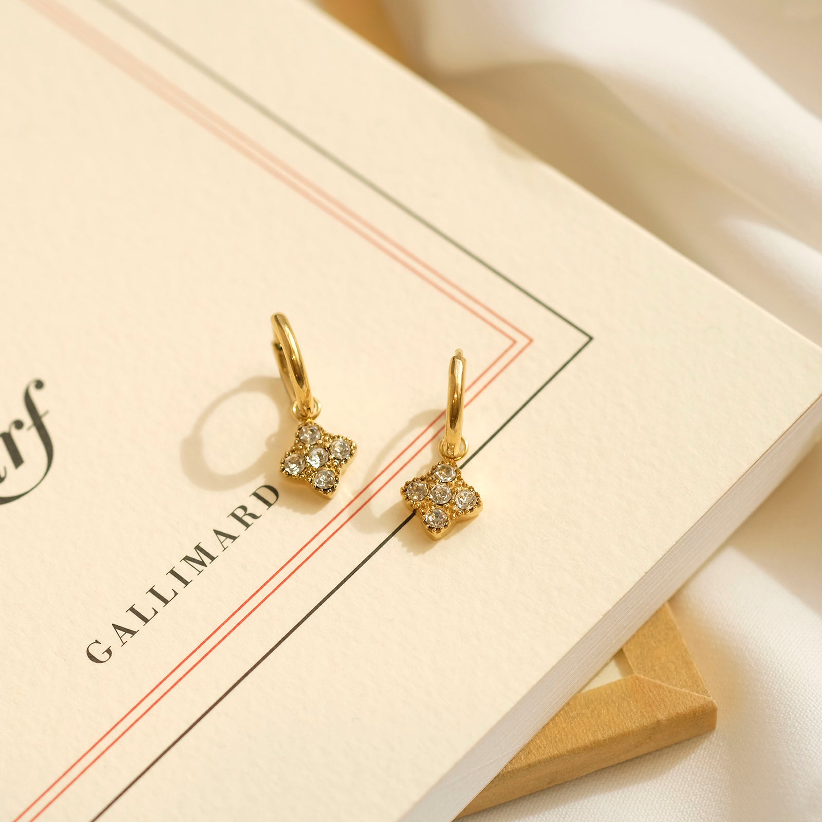 Clovers Rhinestones Earrings