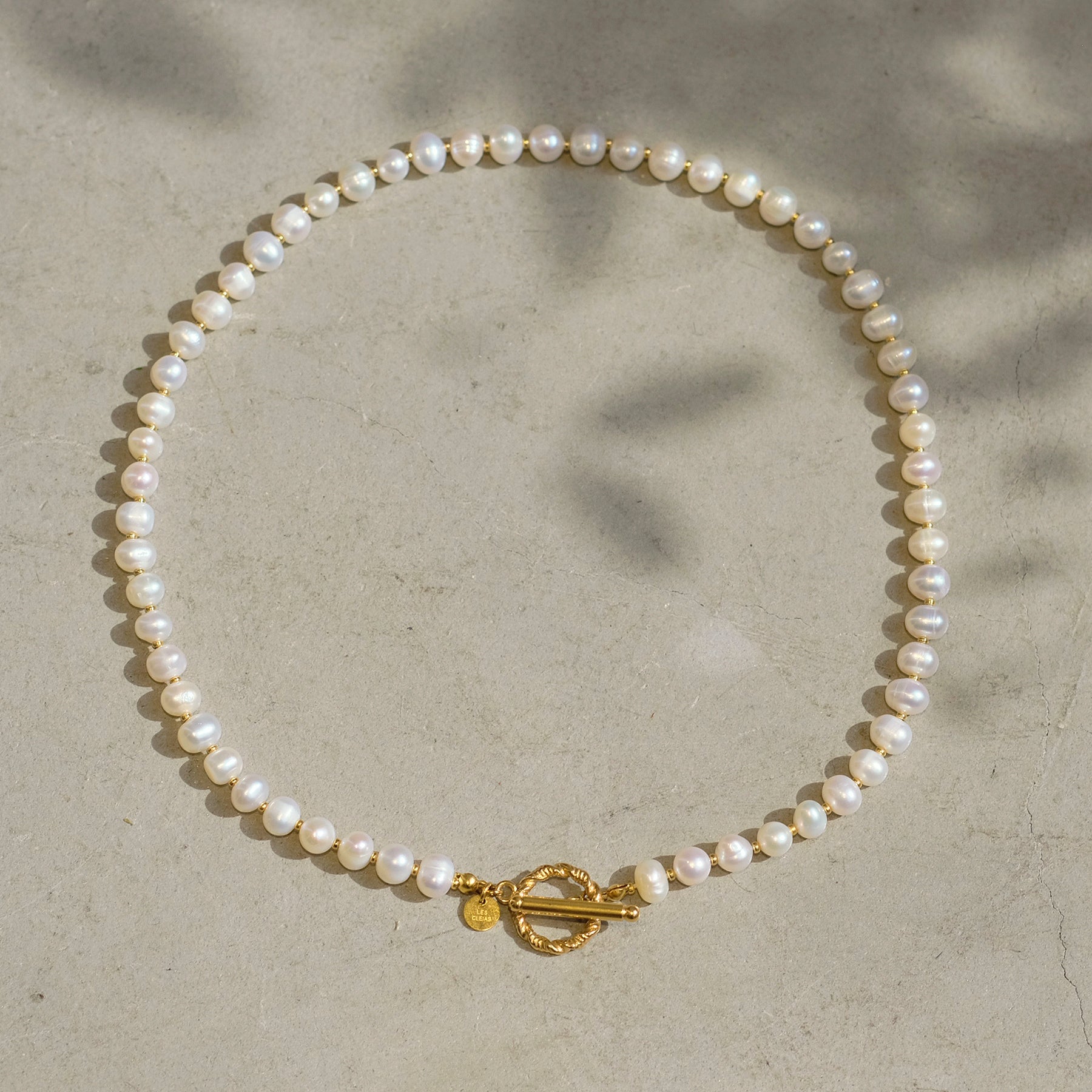 Freshwater pearls with ring clasp Short necklace